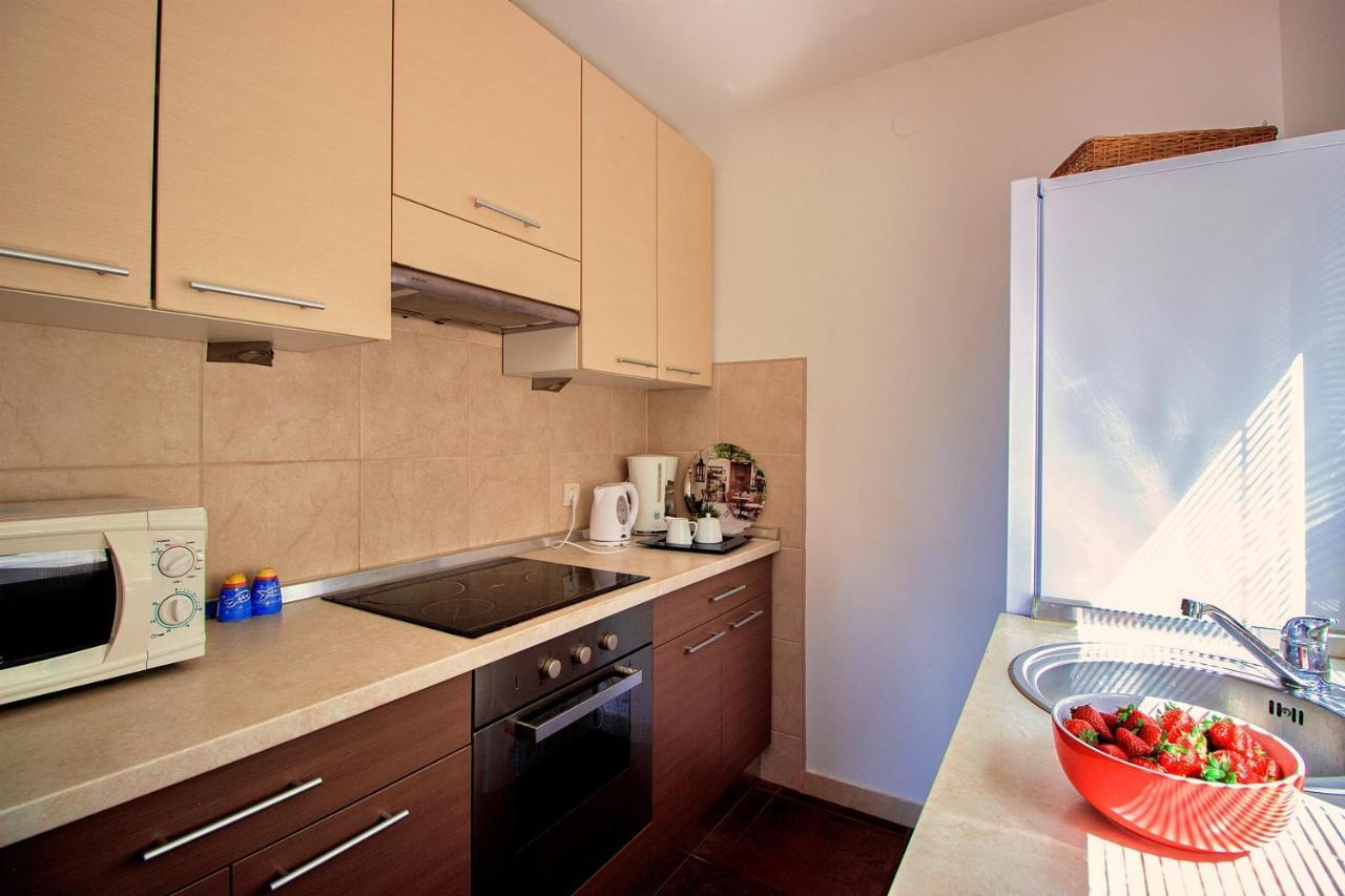 Sandy Beach Apartments Duće Esterno foto